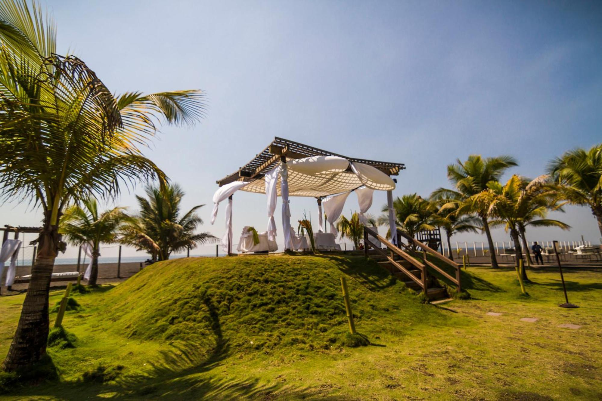 Hotel Soleil Pacifico Chulamar Exterior photo