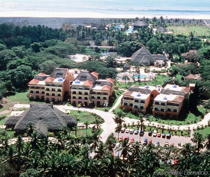 Hotel Soleil Pacifico Chulamar Exterior photo