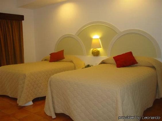 Hotel Soleil Pacifico Chulamar Room photo
