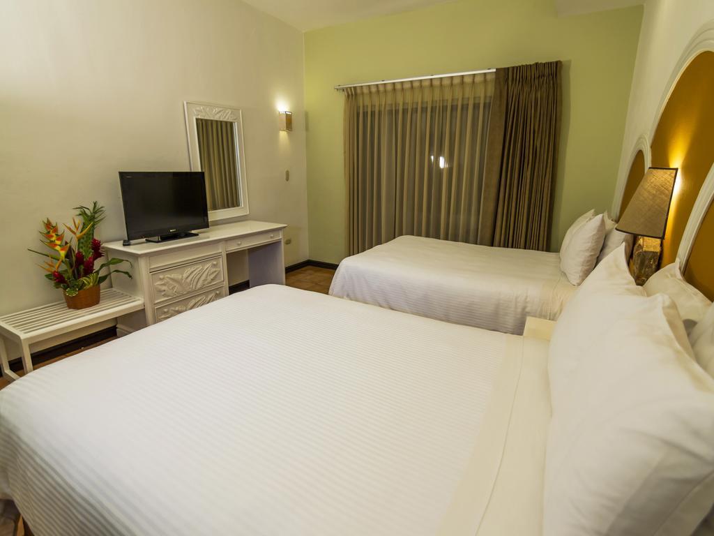 Hotel Soleil Pacifico Chulamar Room photo