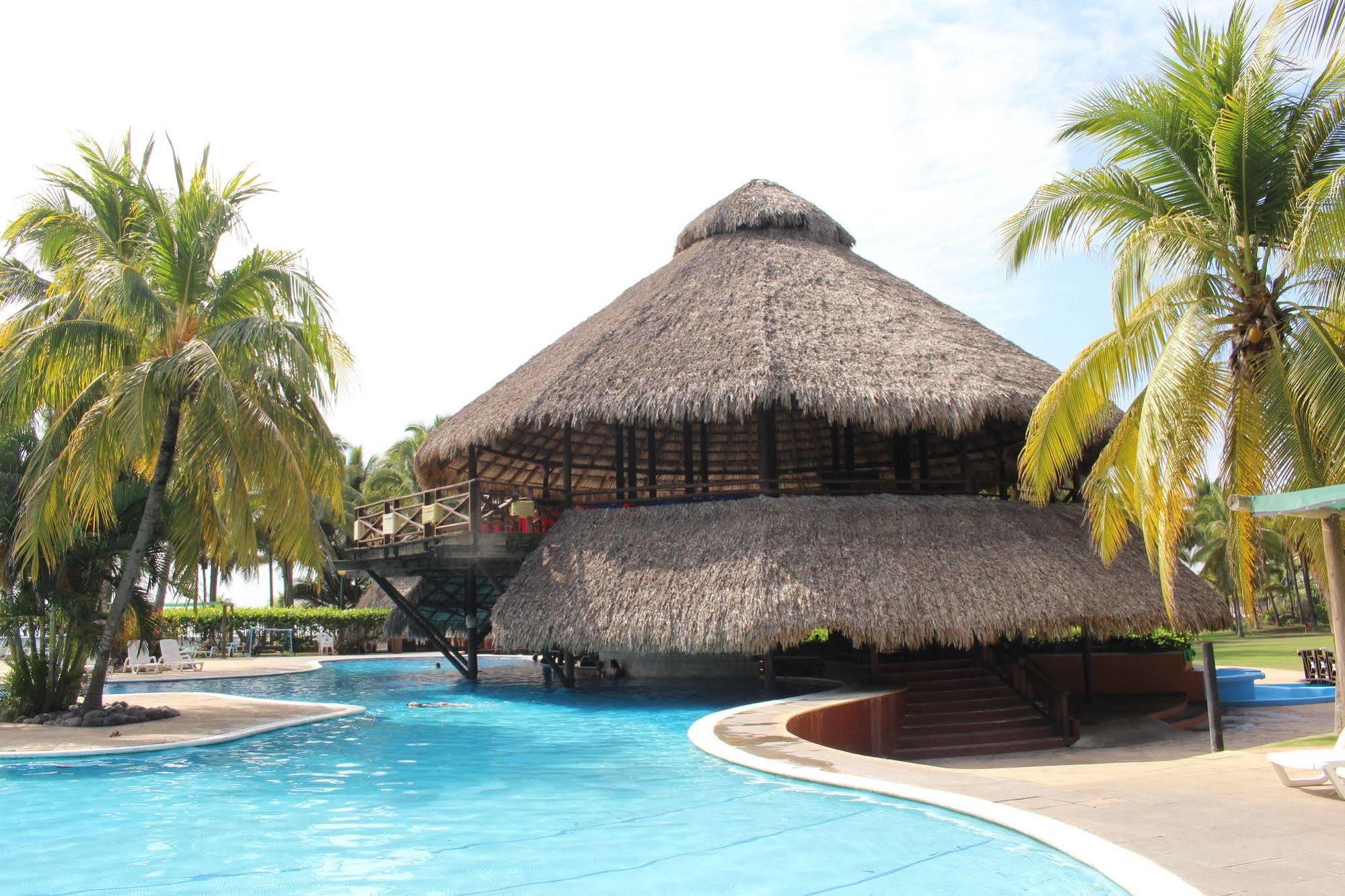 Hotel Soleil Pacifico Chulamar Exterior photo